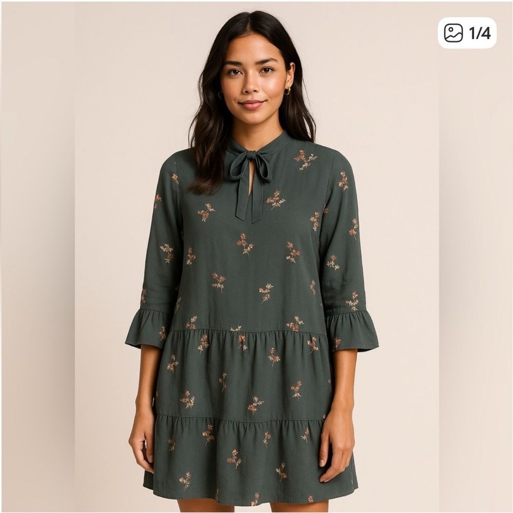 Madewell Forest Green Floral 100% Silk Dress with Tie Neck Button Up Back Tiered
